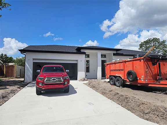 3rd image of 292 Gardenia Rd