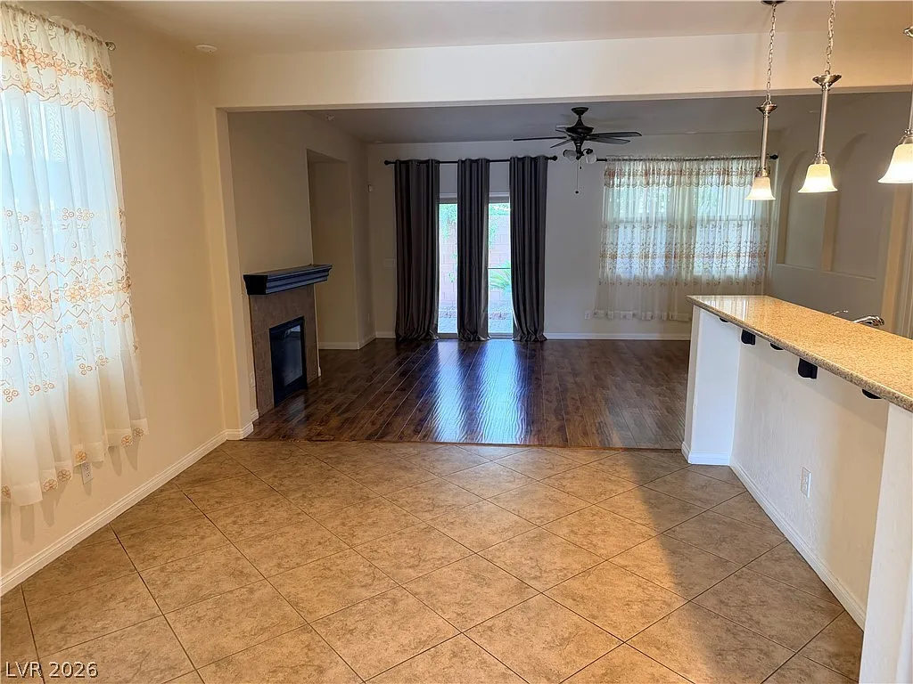 4 bed, 3.5 bath, 2227 sqft, $2,395 — Photo 2