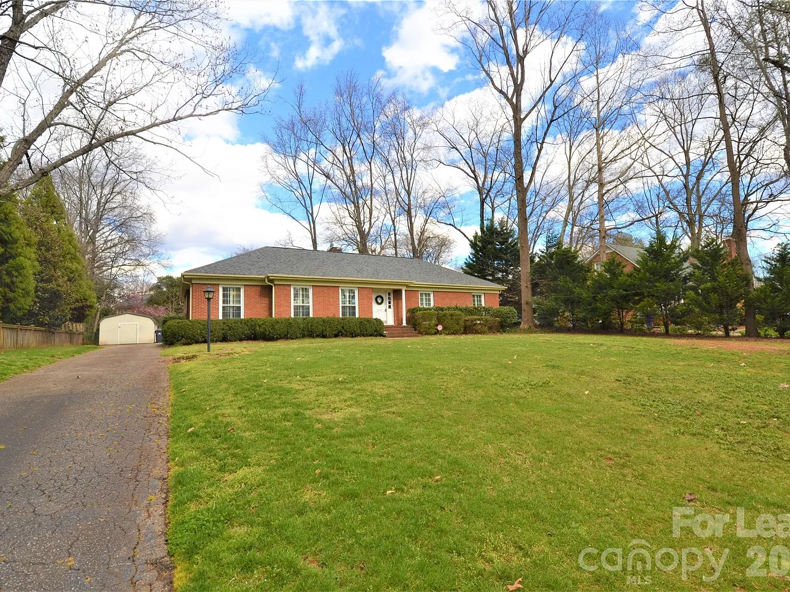3 bed, 2.0 bath, 2135 sqft, $3,100 — Photo 3