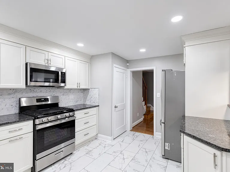 1517 Dellsway Rd — Photo 13