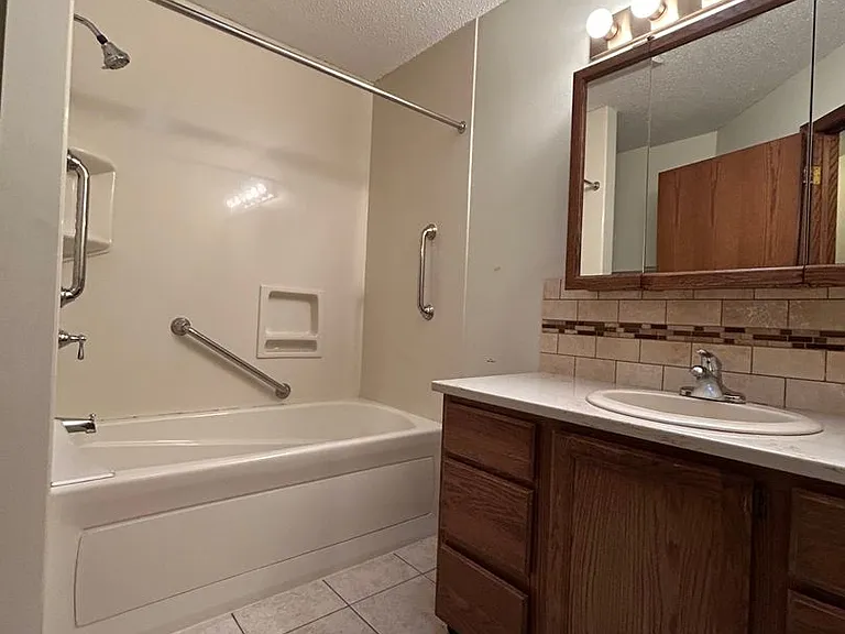 3617 Parkwood Pl — Photo 5