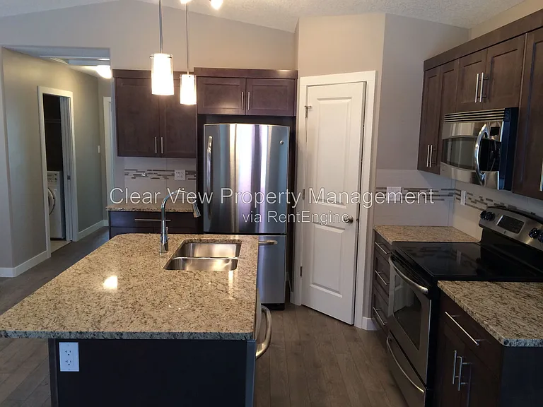 264 Sunridge Rd W — Photo 5