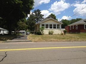2nd image of 560 Hooper Rd