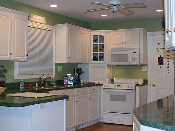 2nd image of 186 Stoneledge Dr