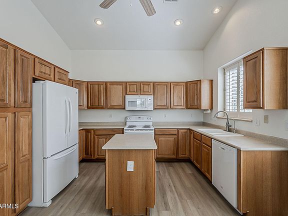 3rd image of 18048 W FAIRWAY Drive