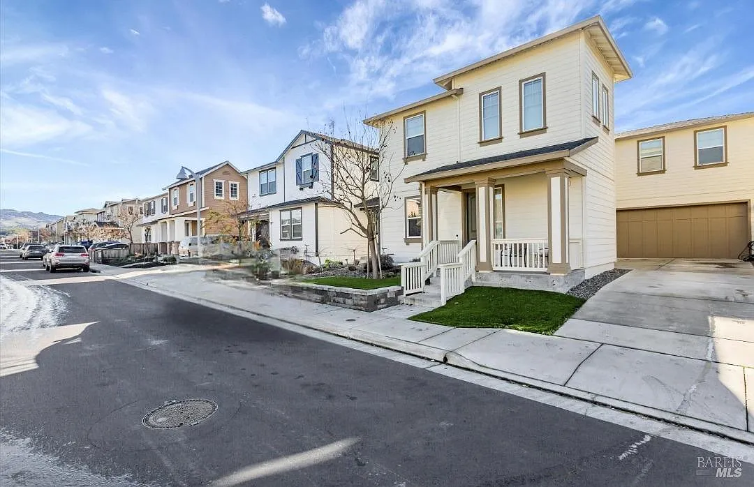 1621 Wildflower Way photo 1