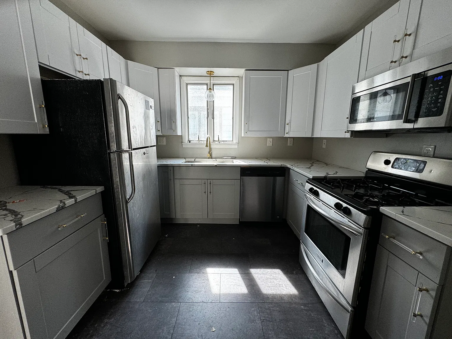 234 Lovering Ave — Photo 2
