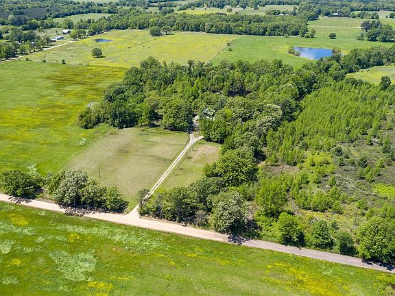 3rd image of 1370 County Road 4104