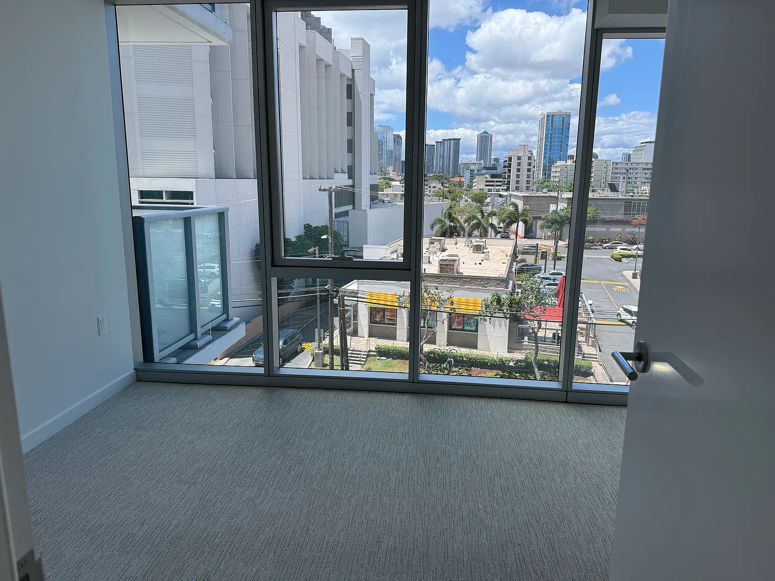 2 bed, 871 sqft, $4,400 — Photo 3