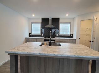 46 Fawn Dr, Whitmore Lake, MI 48189
