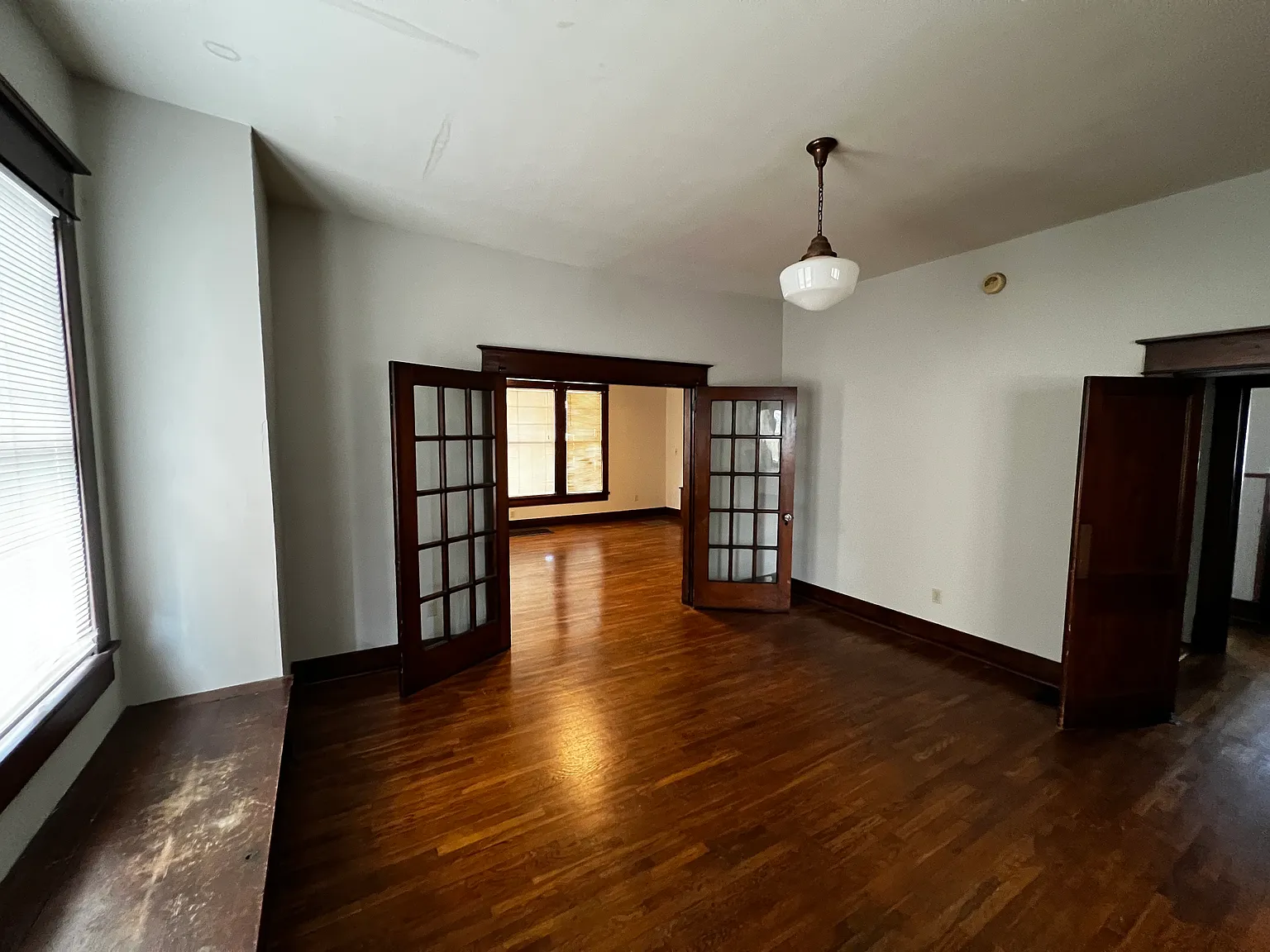 2 bed, 1.5 bath, 1200 sqft, $1,350 — Photo 4
