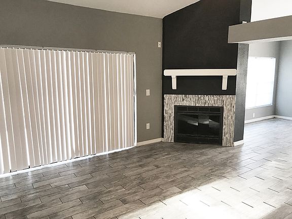 3rd image of 523 Cidermill Pl