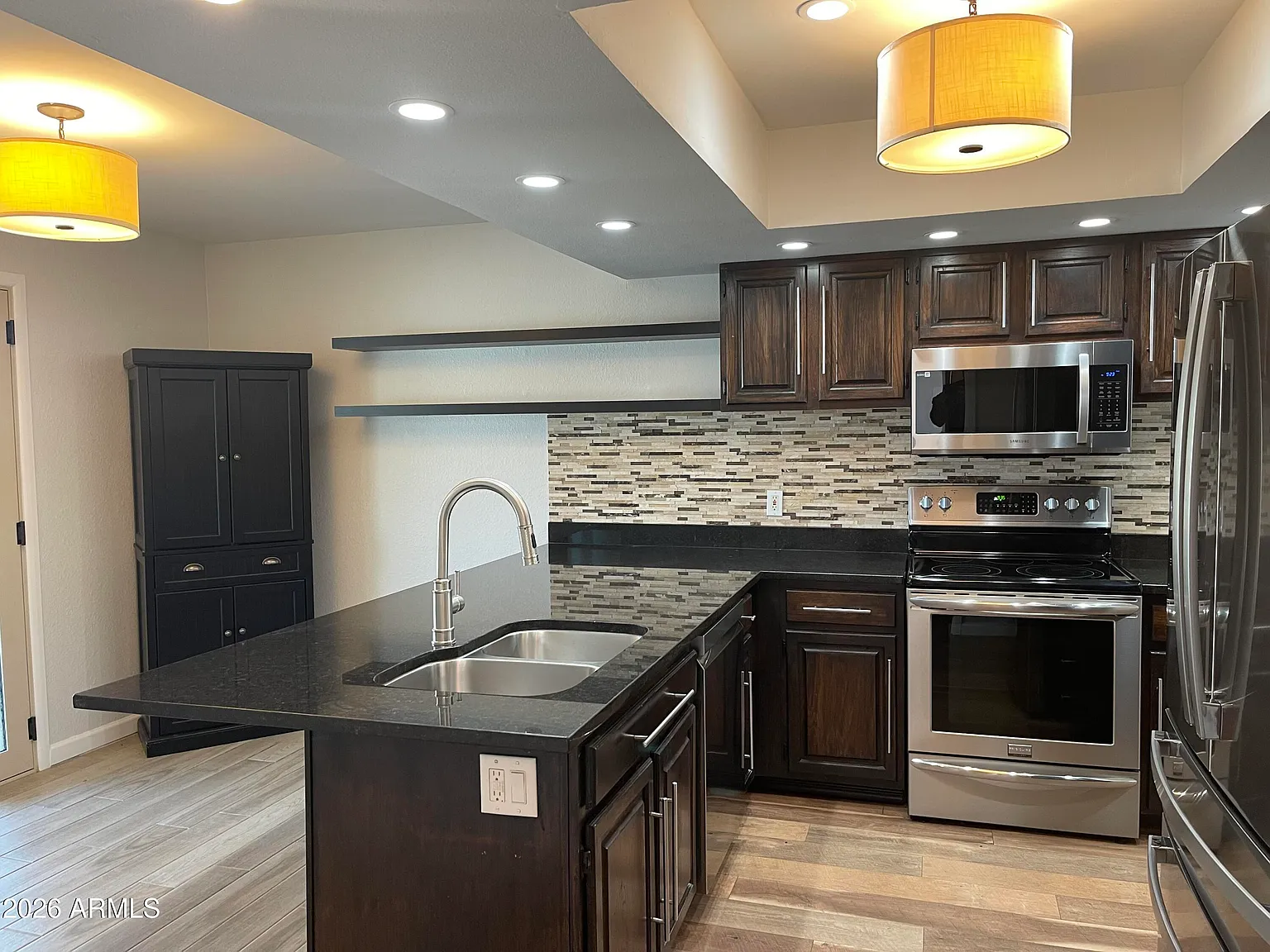 3 bed, 2.0 bath, 1699 sqft, $3,000 — Photo 3