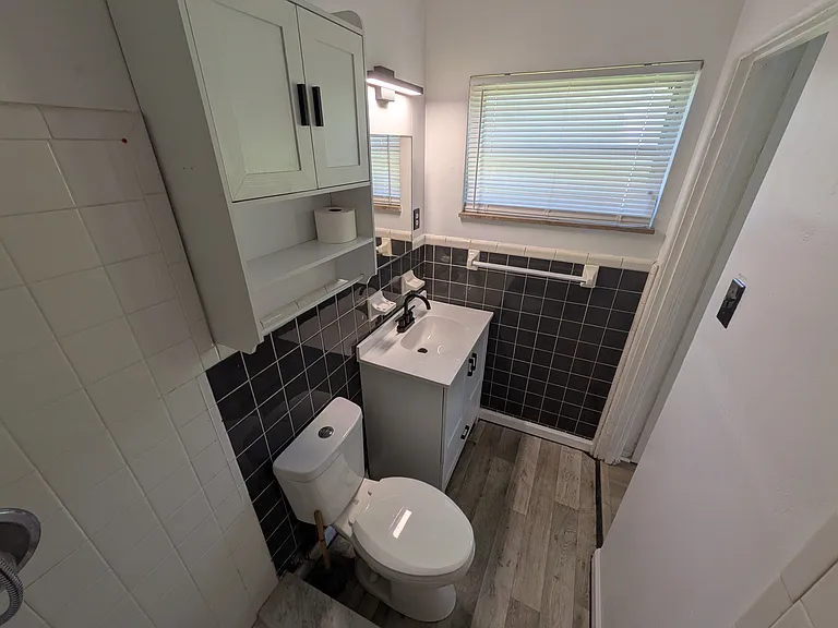 10981 Village Green Ave — Photo 30