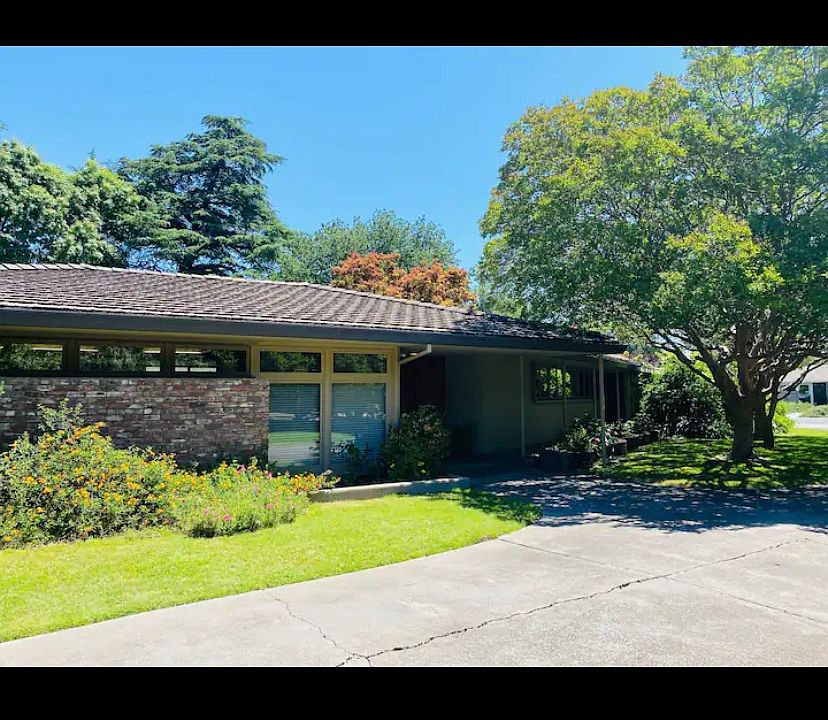 1st image of 914 Arbutus Ave
