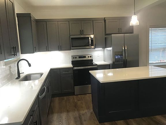 5th image of 17 Willow Grove Ct #1