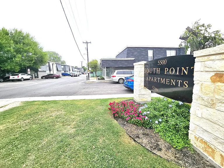 South Point Apartments — Photo 21