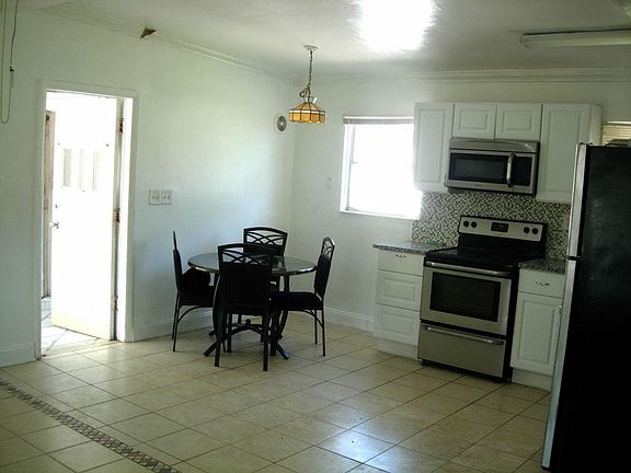 3rd image of 5395 Old Spanish Trail