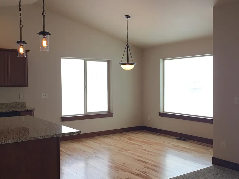4431 Glenwood Dr — Photo 7