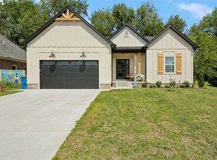 4178 Beechwood Ln, Bowling Green, KY 42104