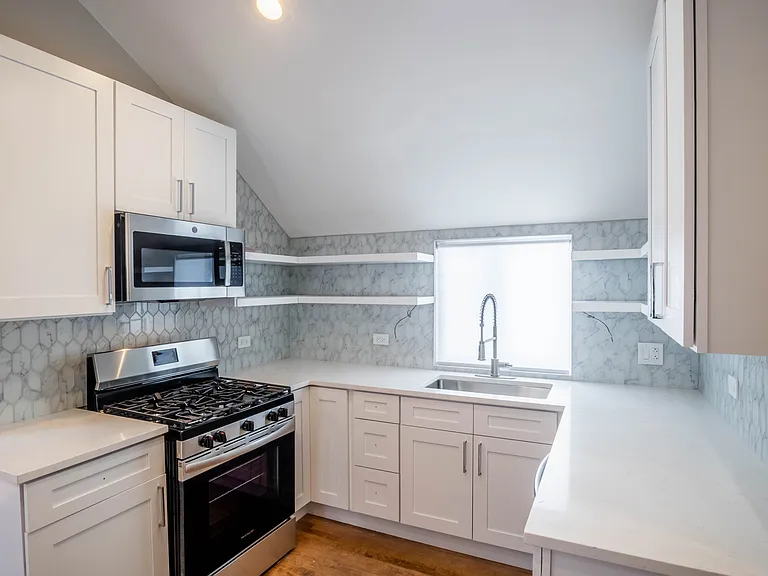 1063 N Wood St #PENTHOUSE — Photo 11