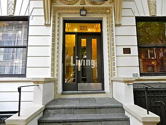 Rented by Living New York