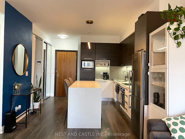 36 Park Lawn Rd #902 — Photo 4
