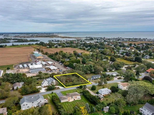 35 Osprey Rd, Wakefield, RI 02879