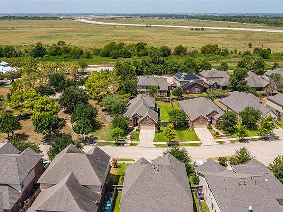 4th image of 12223 Meadow Breeze Drive