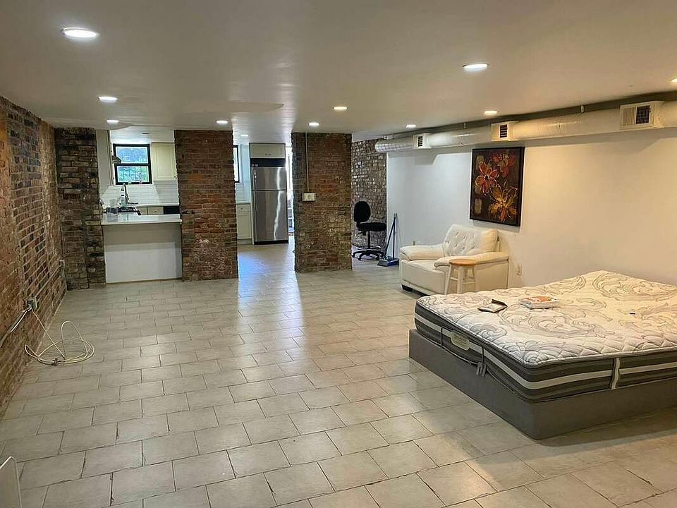 1st image of 30 Woodhull St APT 1