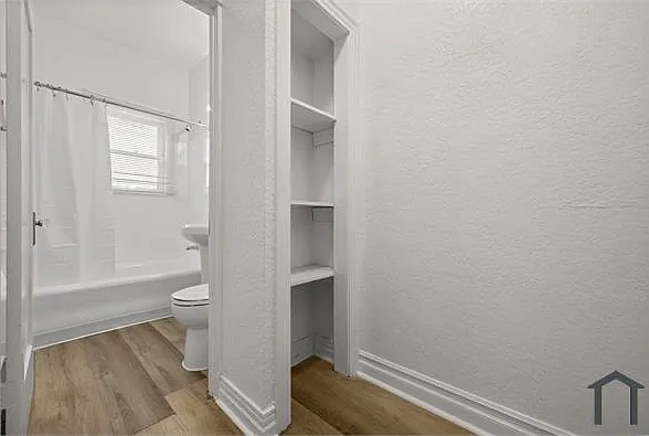 4144 W Adams Blvd #20 — Photo 10
