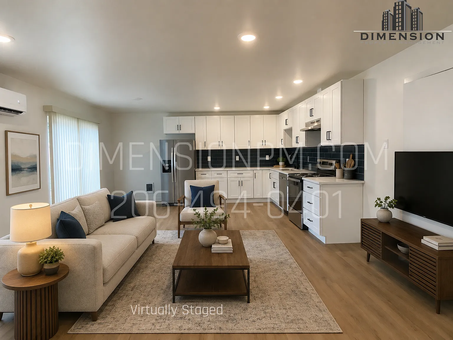 Newer 4 Bedroom Duplex — Photo 2