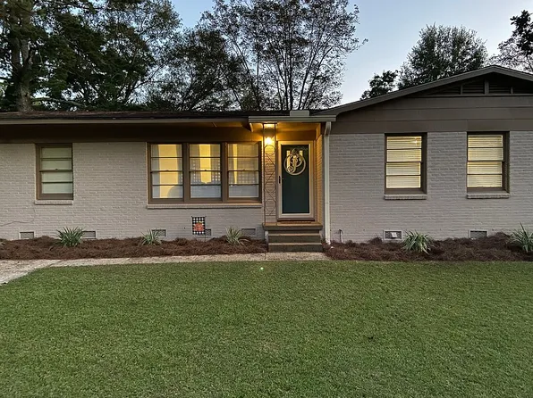 605 W Spring Ave, Geneva, AL 36340