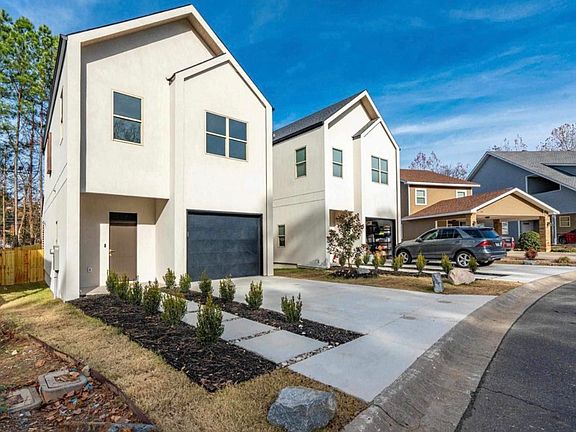 2nd image of 137 Lakepointe Cv