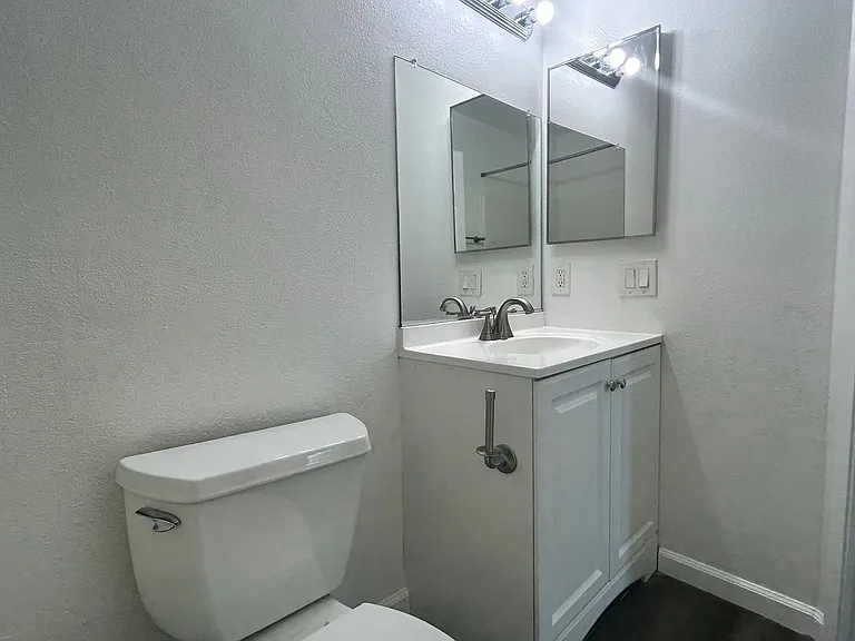 1377 Oakdale Ave — Photo 16