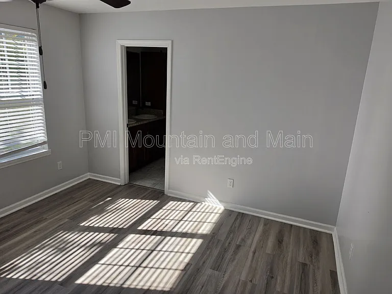 25 Barnett Shoals Dr — Photo 19