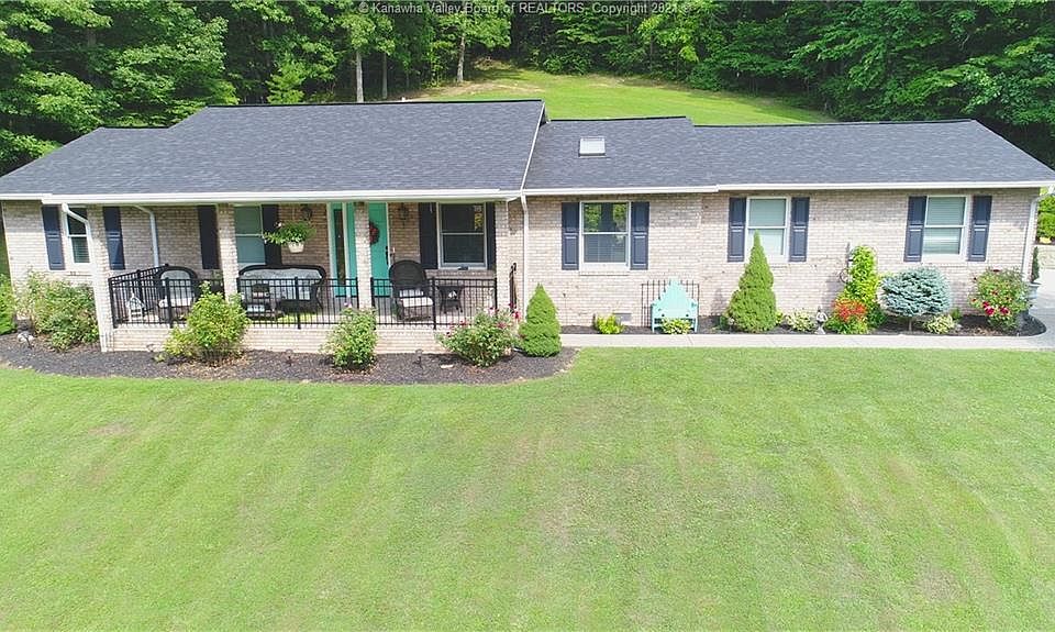 1st image of 42 Stoney Oaks Dr