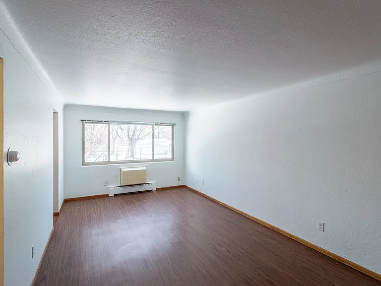 Carroll Court Apartments — Photo 22