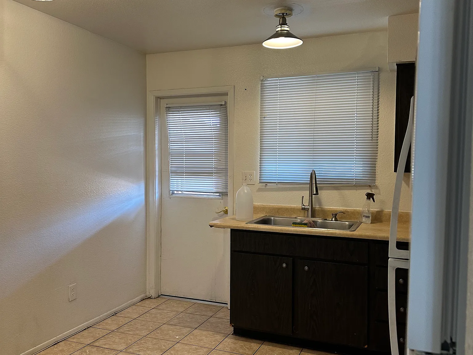 2 bed, 700 sqft, $1,250 — Photo 3