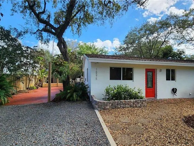 Building Photo - 16575 Old Cutler Rd