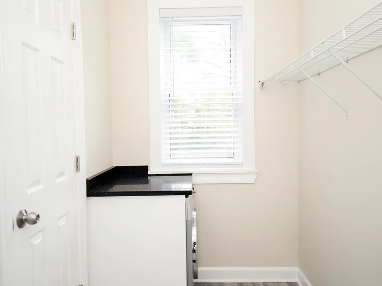 646.5 W Roscoe St #2S — Photo 7