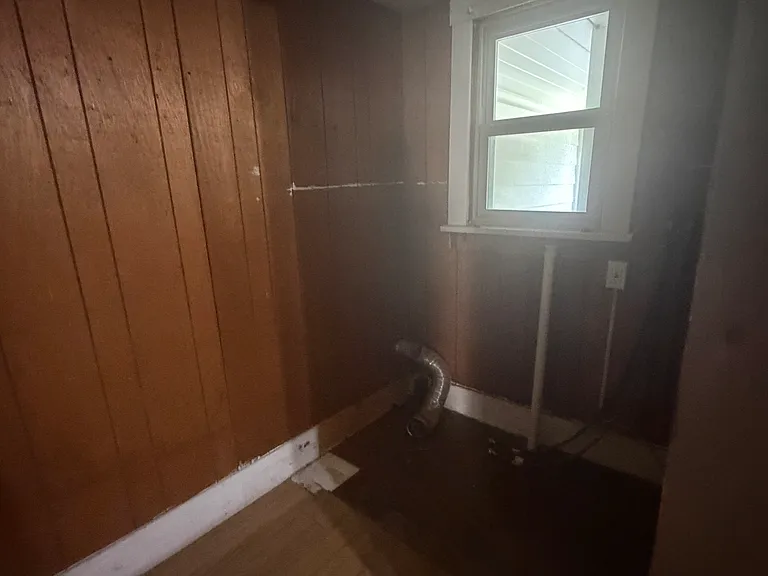 76 W Main St — Photo 16