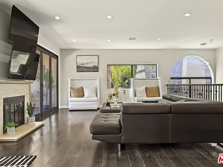 5940 Manola Way — Photo 20