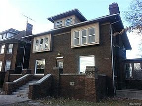 2nd image of 2641 W Grand Blvd