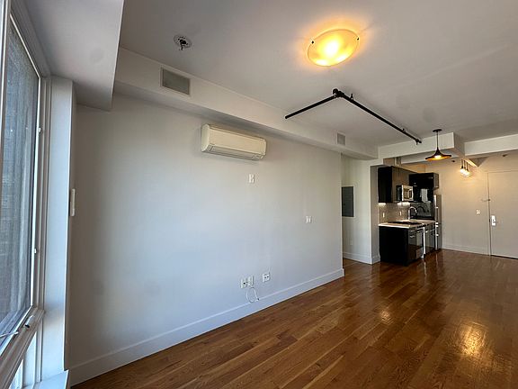 5th image of 885 Dekalb Ave #604