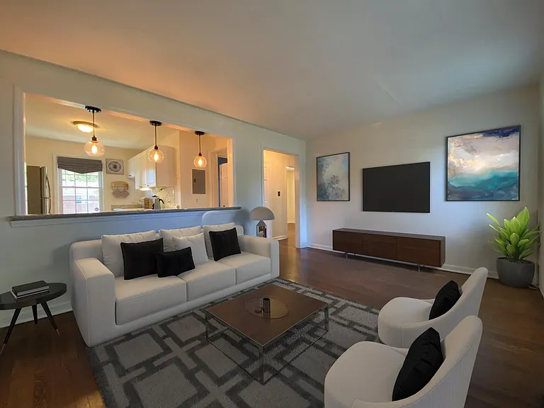 51 Robin Rd — Photo 1