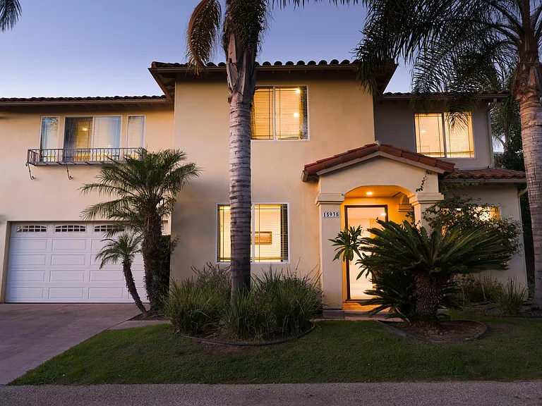 15935 W Archwood Ln — Photo 27