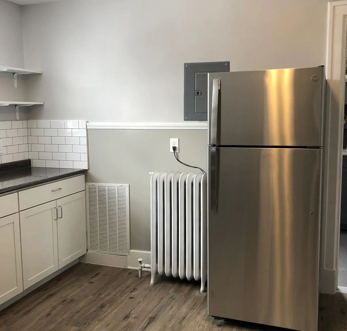 346 Parkdale Ave — Photo 2