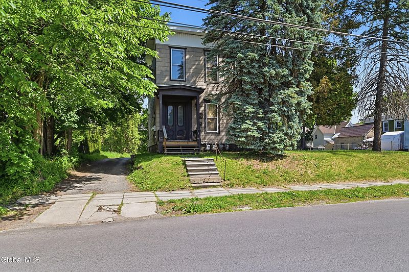 2nd image of 82 Grand Street