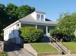 87 Liberty St, Pawcatuck, CT 06379